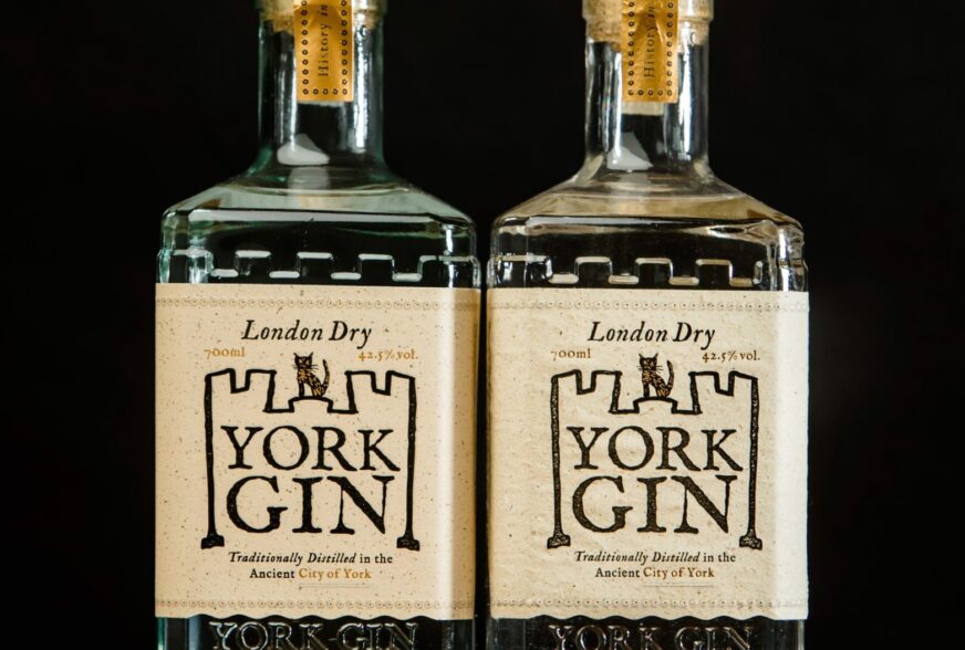 York Gin Bottle in 100% recycled glass bottle, Vista by Verallia