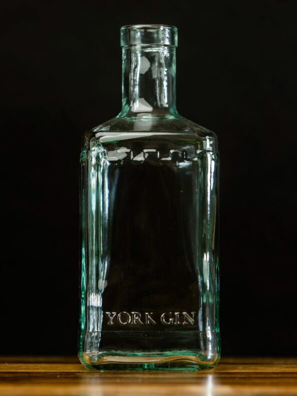 York Gin Bottle in 100% recycled glass bottle, Vista by Verallia